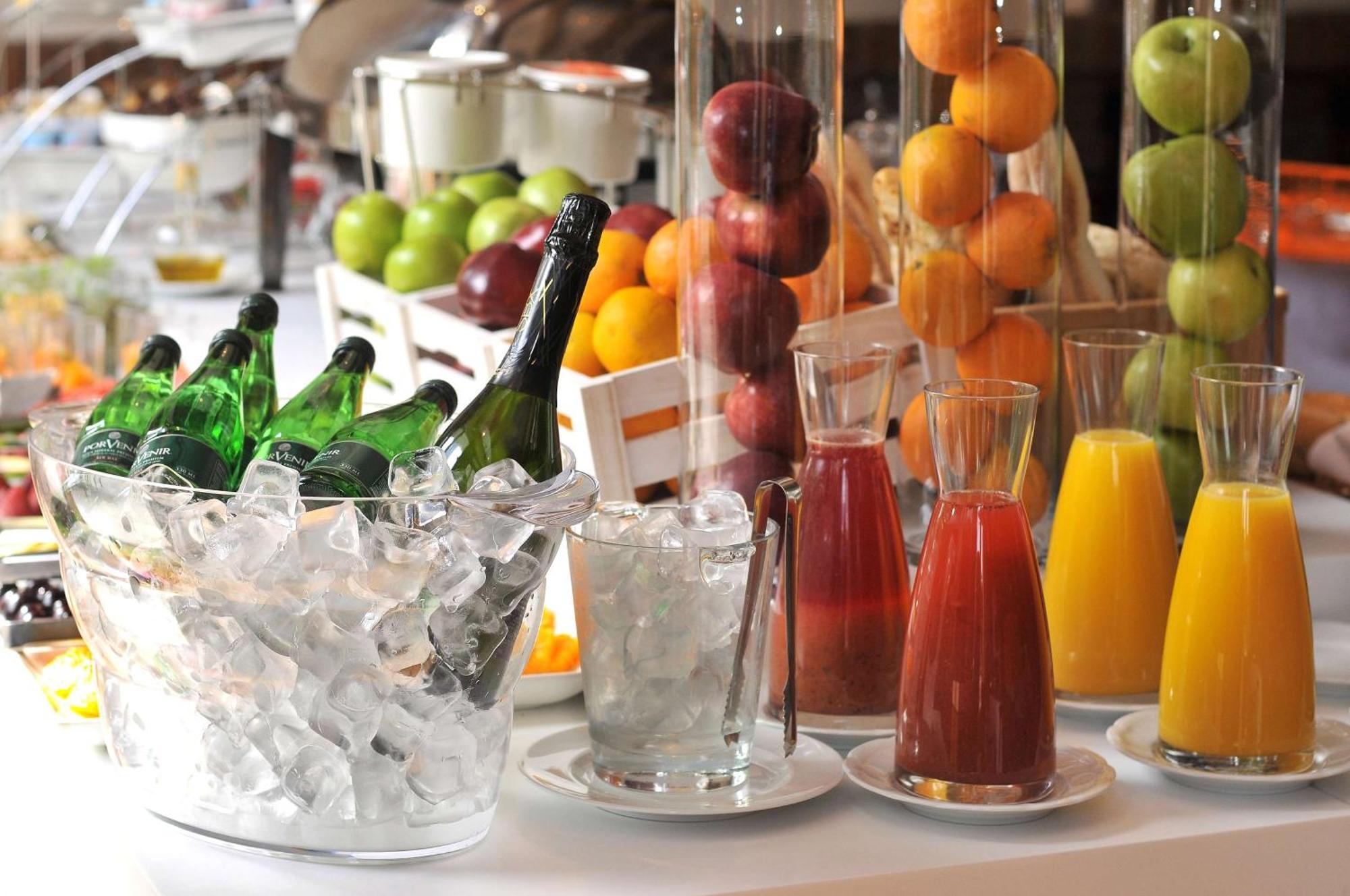 Hotel Nh Collection Plaza Santiago de Chile Exteriér fotografie Fruit juice